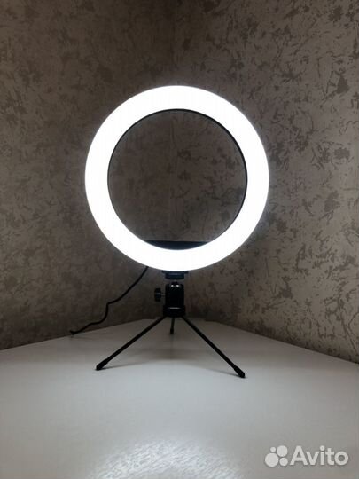 Настольная кольцевая лампа 26см