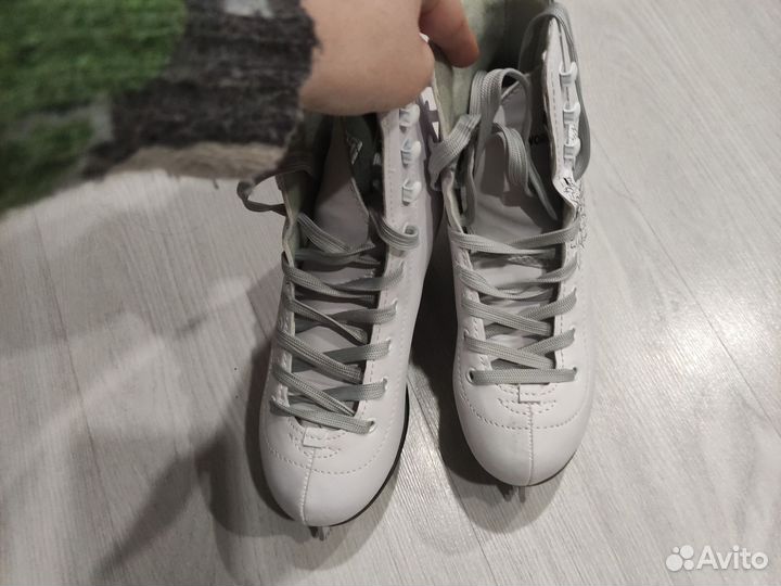 Коньки фигурные 35размер