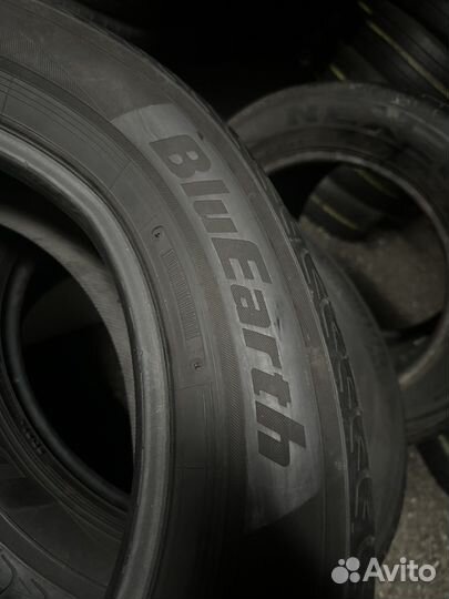 Yokohama BluEarth E70 215/60 R16 95H