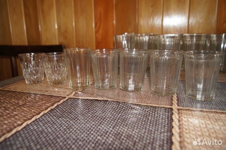 Стаканы,селедочница,рюмки, банки-стекло