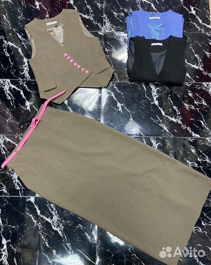 Костюмы двойка юбка, жилет, черный хаки