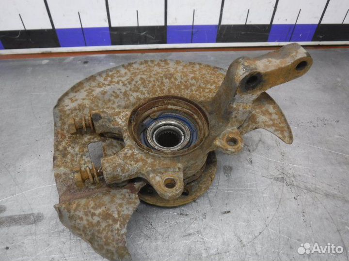 Кулак передний левый Лада Приора 21126 2007