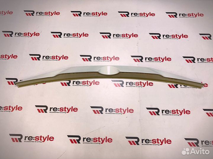 Спойлер Под стекло Prado 150 новый стиль