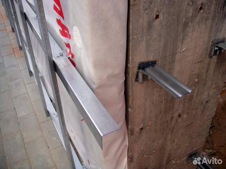 Г-образный профиль металлический для фасада