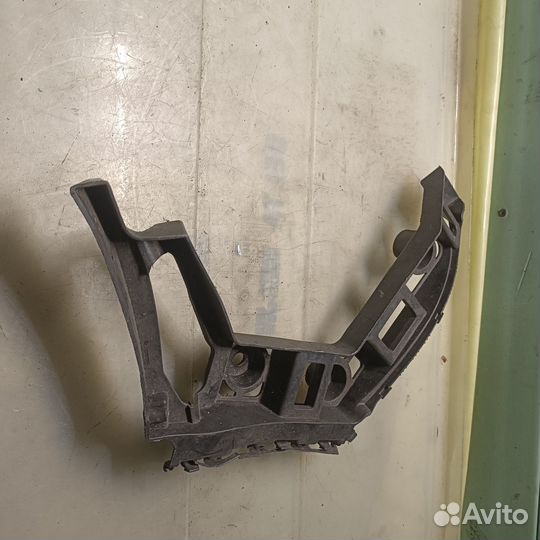 Volkswagen Golf 6 Кронштейн заднего бампера правый