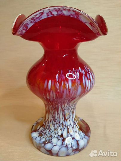 Ваза сульфидно-цинковая Красный май