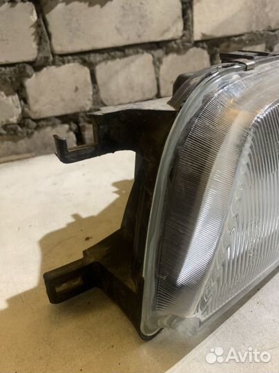 Фара передняя Nissan Pulsar N15