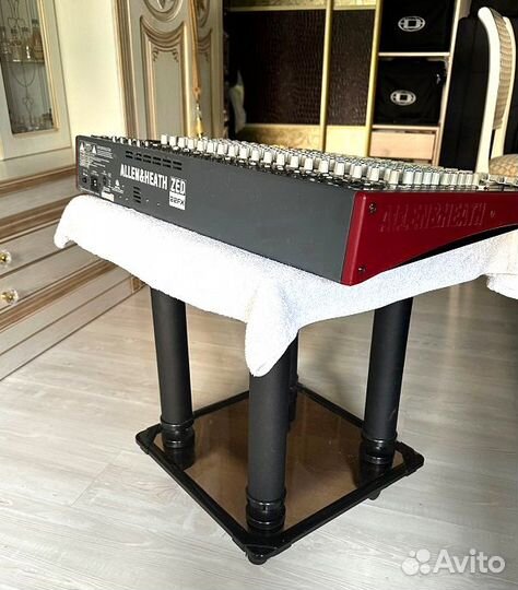 Микшерный пульт Allen & Heath zed 22FX