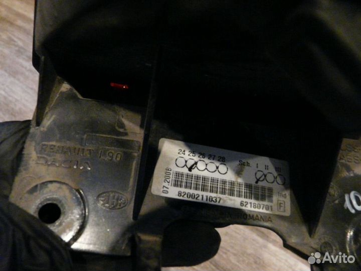 Фонарь задний (стоп сигнал) Renault Logan