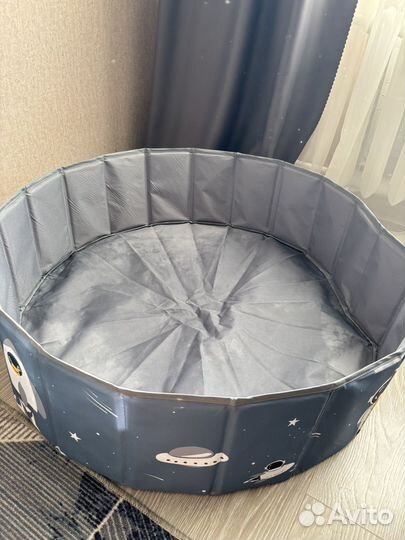 Сухой бассейн с шариками