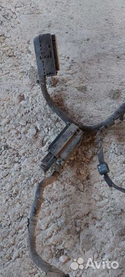 Проводка подкапотная на Volkswagen Passat B6