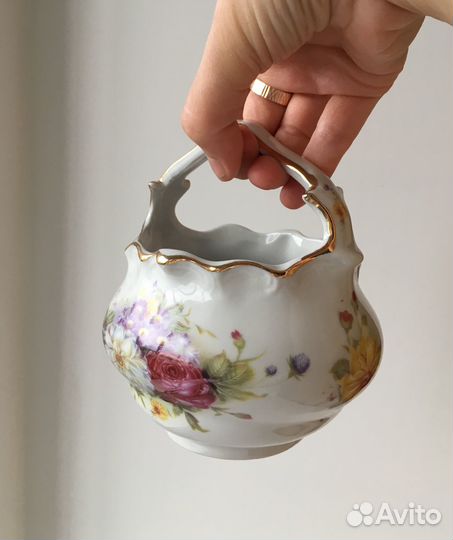 Конфетница фарфоровая