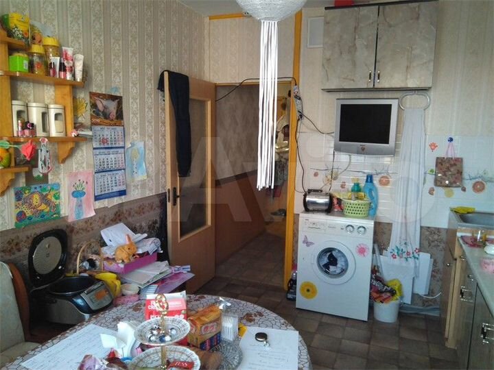 Доля в 2-к. квартире, 60,9 м², 6/12 эт.