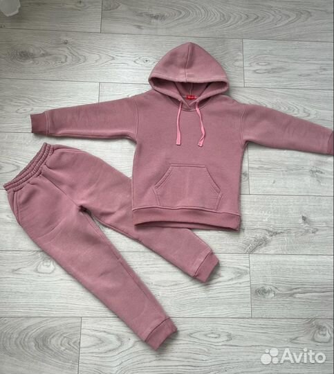 Спротивный костюм