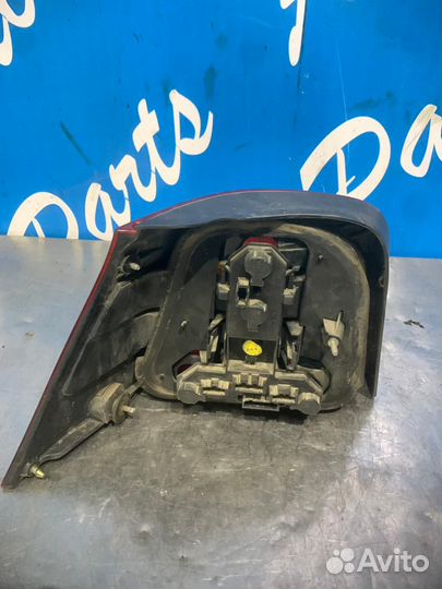 Фольксваген Гольф 4 фонарь задний правый с дефекто