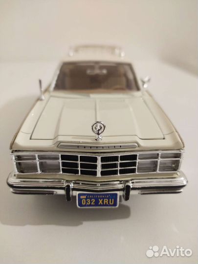 Модель 1:24, новая, Крайслер
