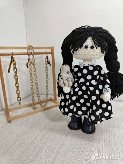 Уэнздей Адамс кукла