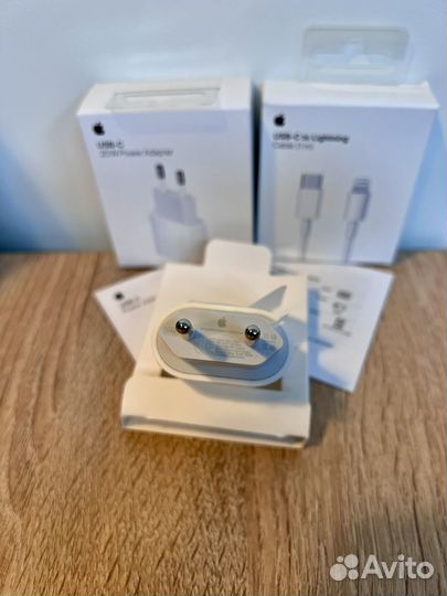 Оригинальная зарядка на iPhone 20w