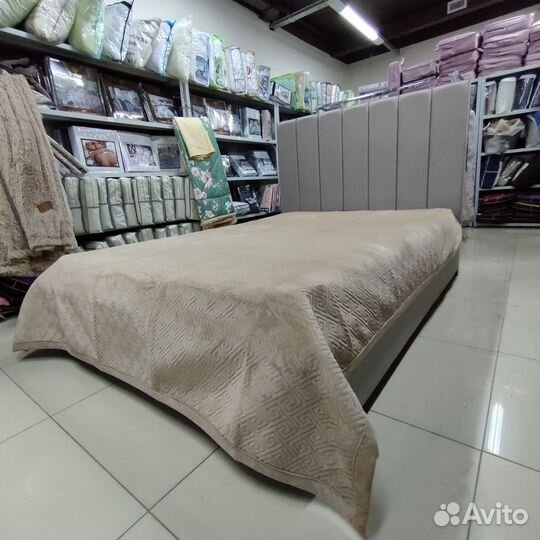 Стеганое велюровые покрывало