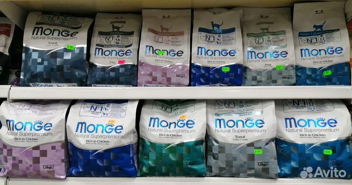 Корм monge для собак и кошек
