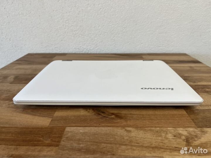 Красивый быстрый сенсорный ультрабук Lenovo