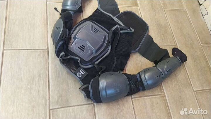 Панцирь (защита для велосипеда и лыж) Mace Swat