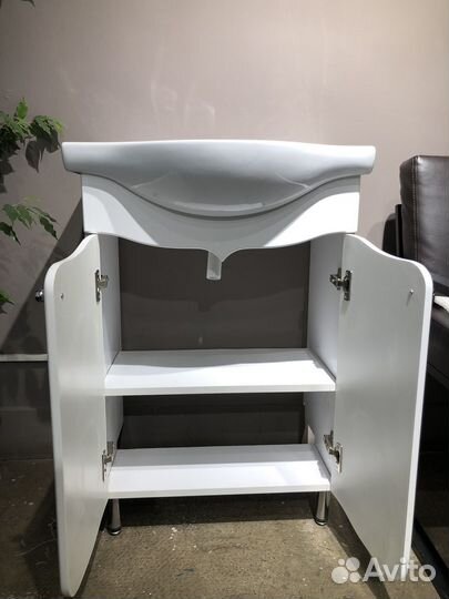 Тумба с раковиной для ванной