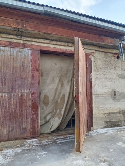 Гараж, > 30 м²