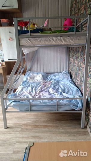 Кровать двухьярусная детская металлическая
