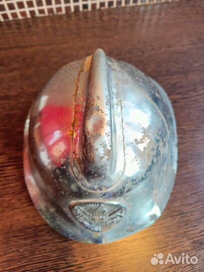 Шлем каска пожарного