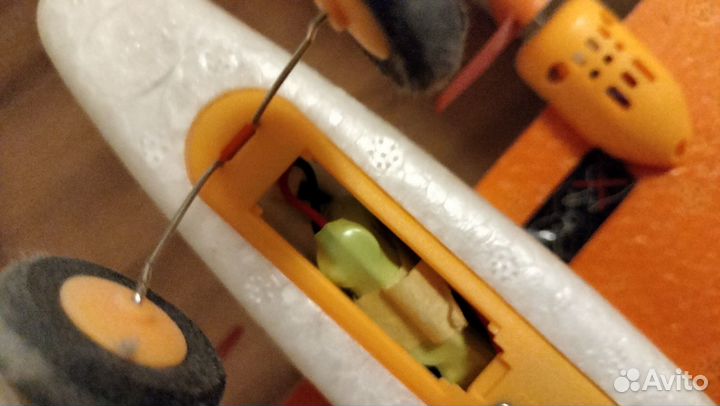 Радиоуправляемый самолет