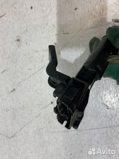 Форсунка омывателя фары передняя правая Toyota