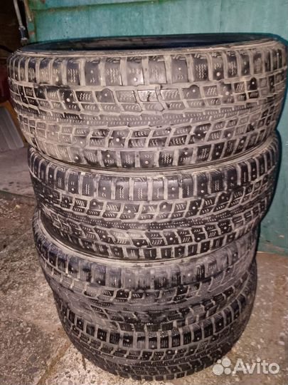 Dunlop SP Winter Ice 07 R15