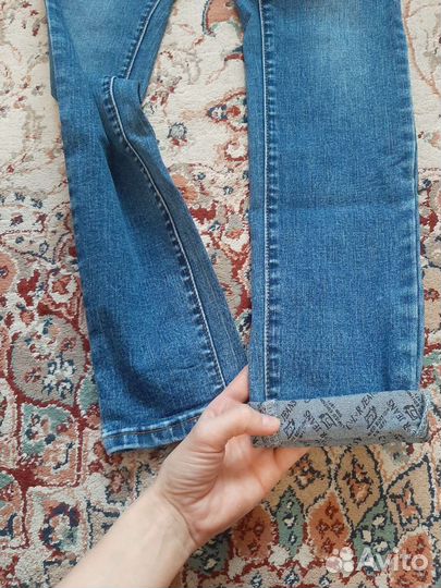 Джинсы и кофта для беременных