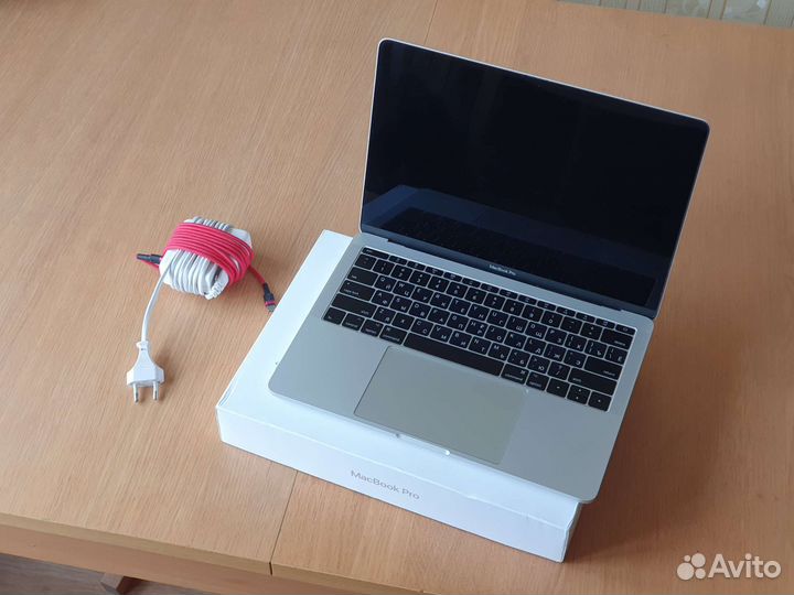 Apple MacBook Pro 13 2017 8Gb 128Gb Silver