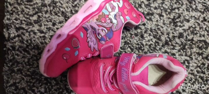 Кроссовки для девочки 25