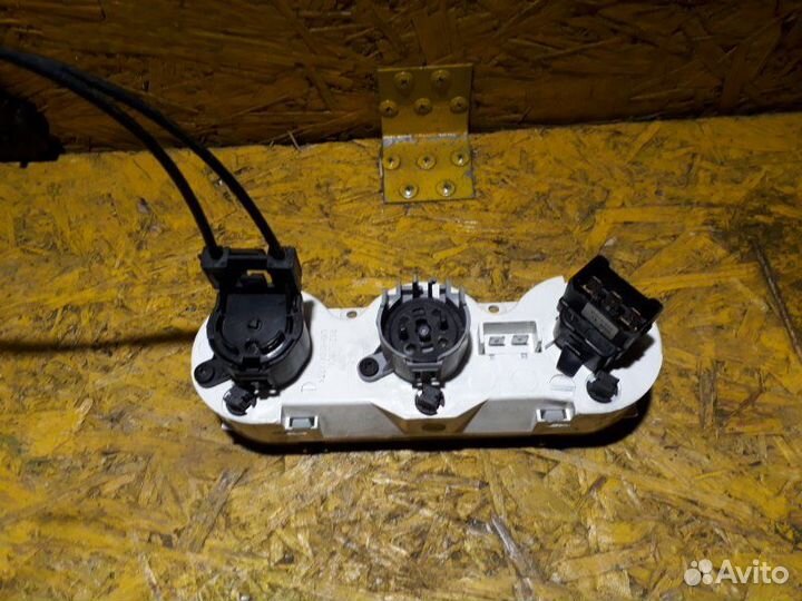 Блок управления климат-контролем (печкой) Ford