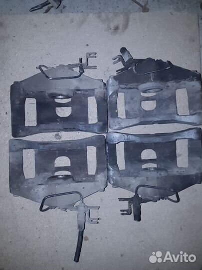 Суппорт передний левый правый Audi a4 b7,a6 c6