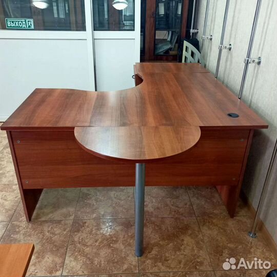 Письменный стол