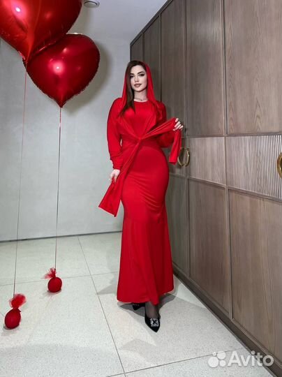 Платья для женщин