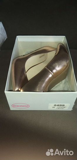 Туфли женские 39 размер новые