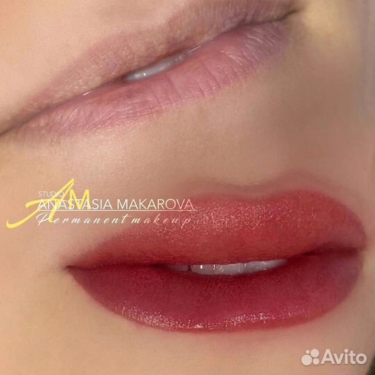 Модель на перманентный макияж губ