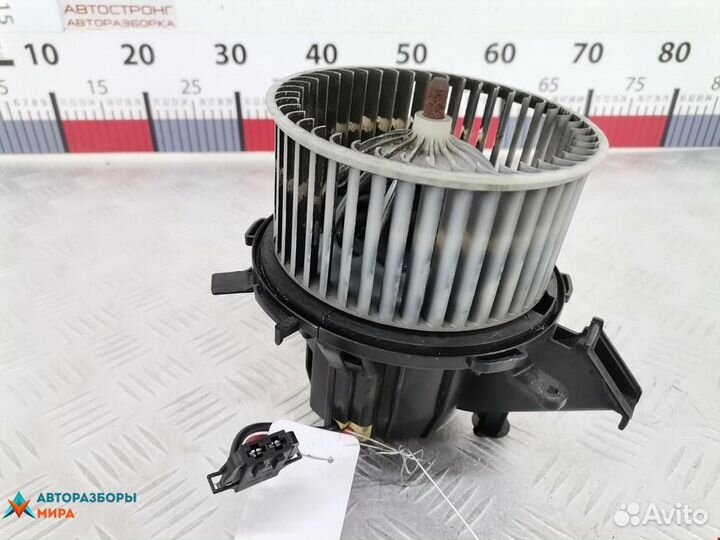 Моторчик печки Audi A5 8T 2011 8K2820021C