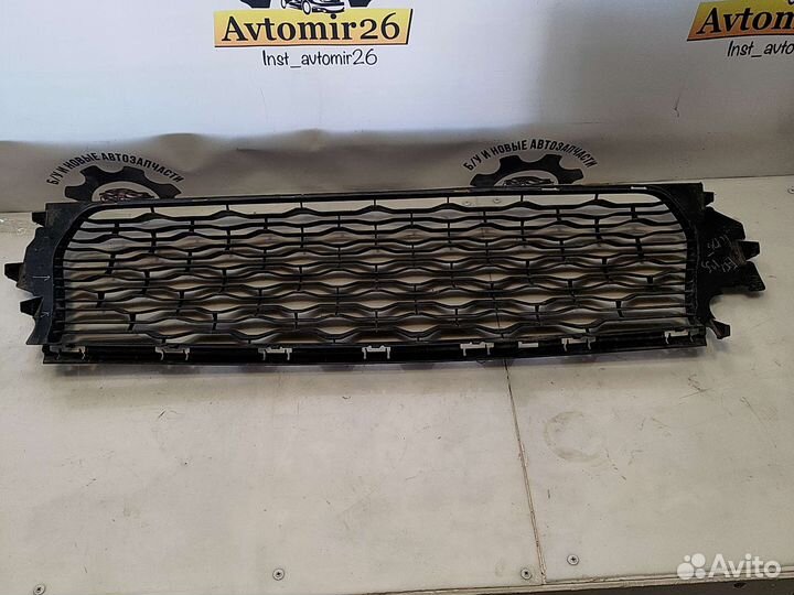 Решетка радиатора Renault Duster 2