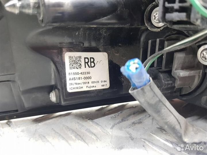 8155042230 Фонарь задний правый Toyota RAV4