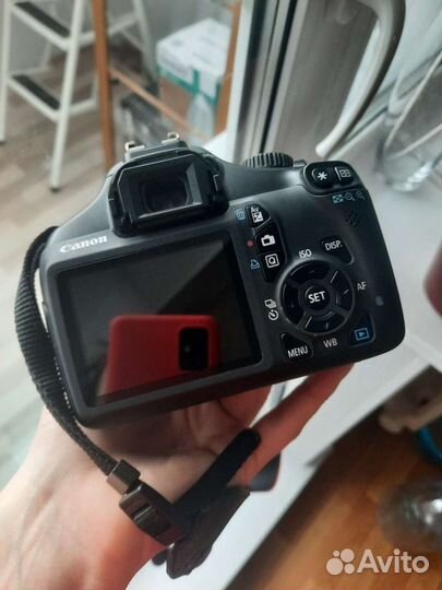 Зеркальный фотоаппарат canon EOS 1100d с оптикой