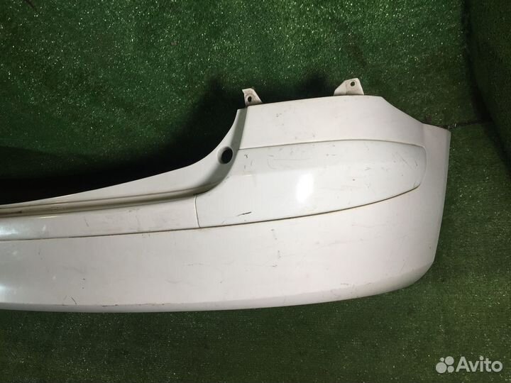 Бампер задний mazda Premacy CP8W Белый царапины