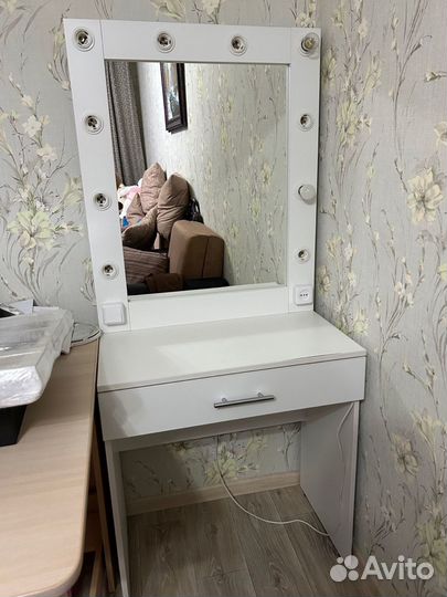Туалетный столик