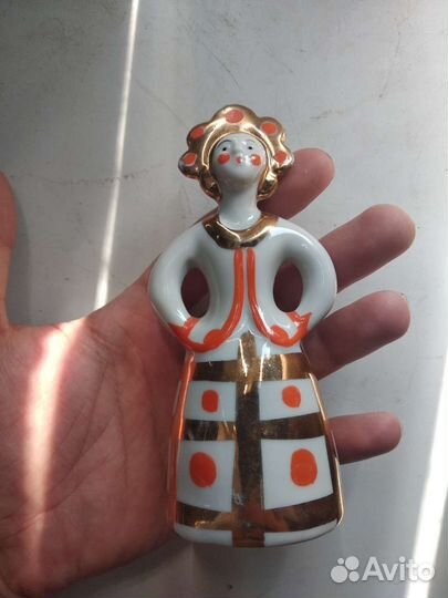Статуэтка дулево женщина в кокошнике