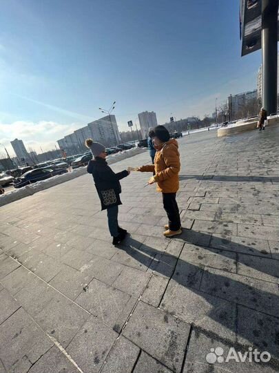 Промоутеры раздача листовок